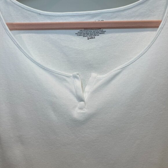 Ann Taylor White Shirt with front split neck - Size Medium NWOT (74) - Picture 4 of 10